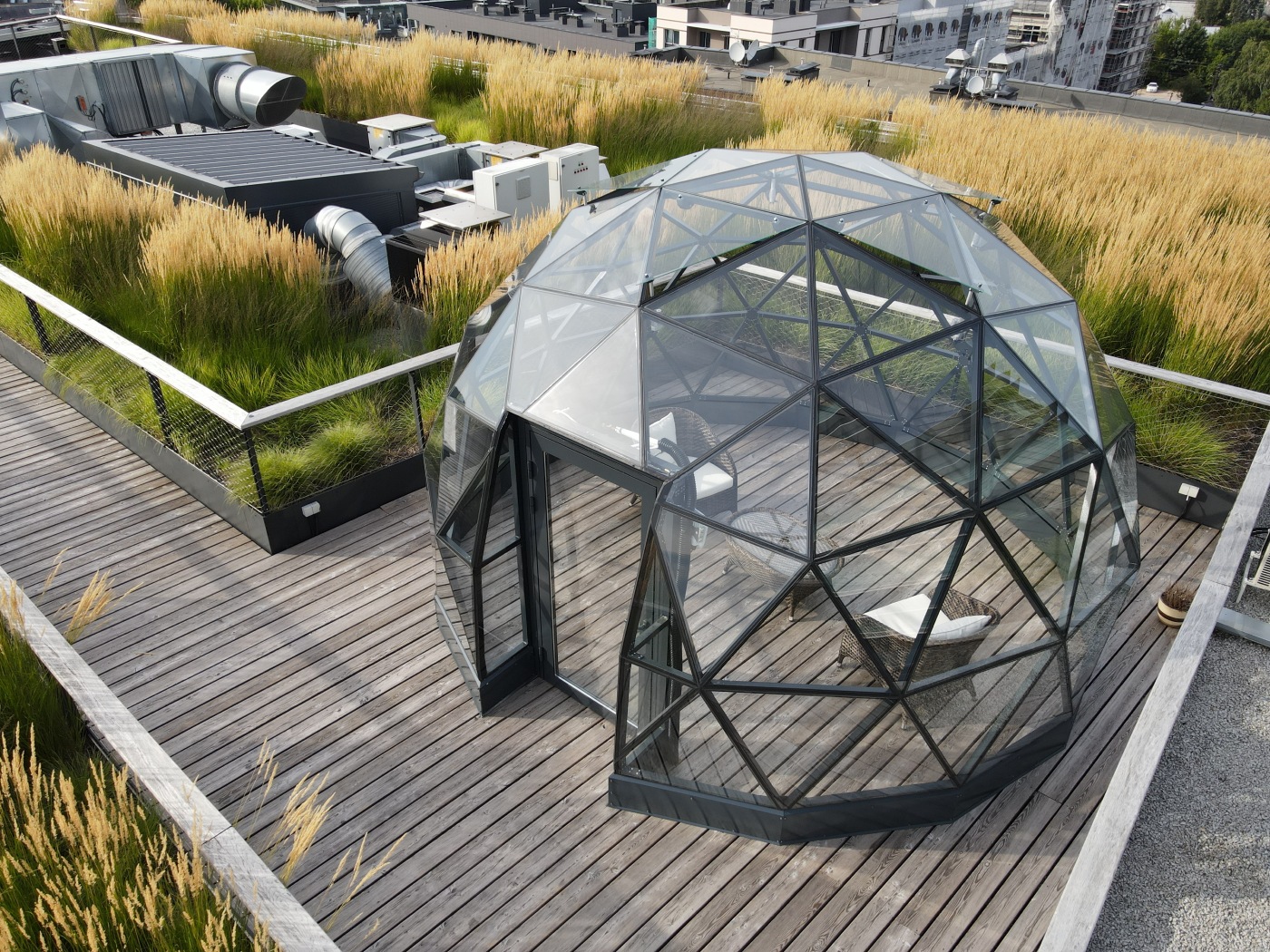 Stikliniai kupolai - Cosmodome